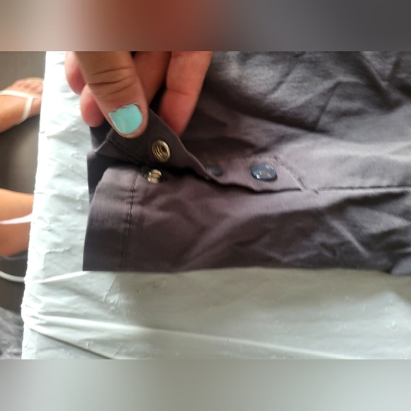 Reitmans Women's Dark Gray Capris , Size 14 Petite (34) - Picture 3 of 6